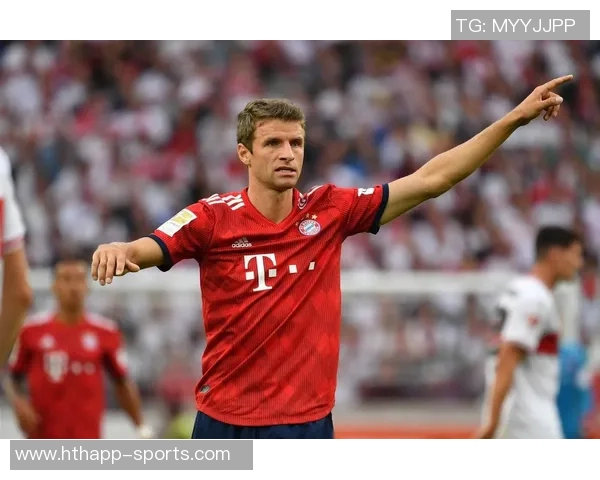 穆勒第96分钟绝杀进球震撼全场直面三名防守球员展现超强实力